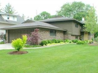 654 Arlington Ave, Des Plaines, IL 60016