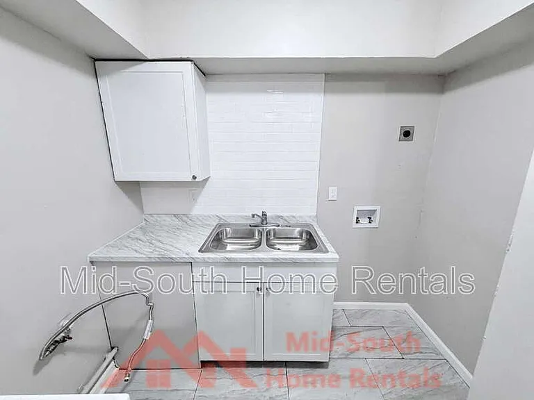 139 N Claybrook St #3 — Photo 8