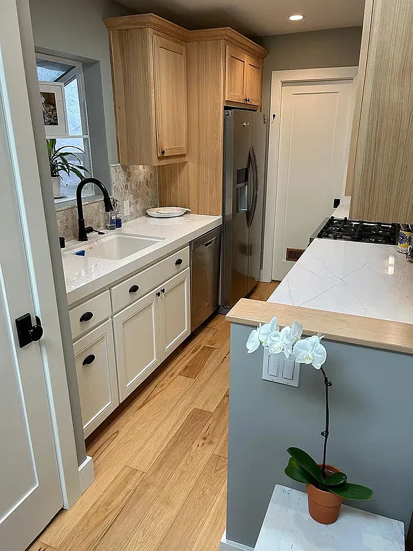 1 bed, 1.0 bath, 632 sqft, $3,000 — Photo 2