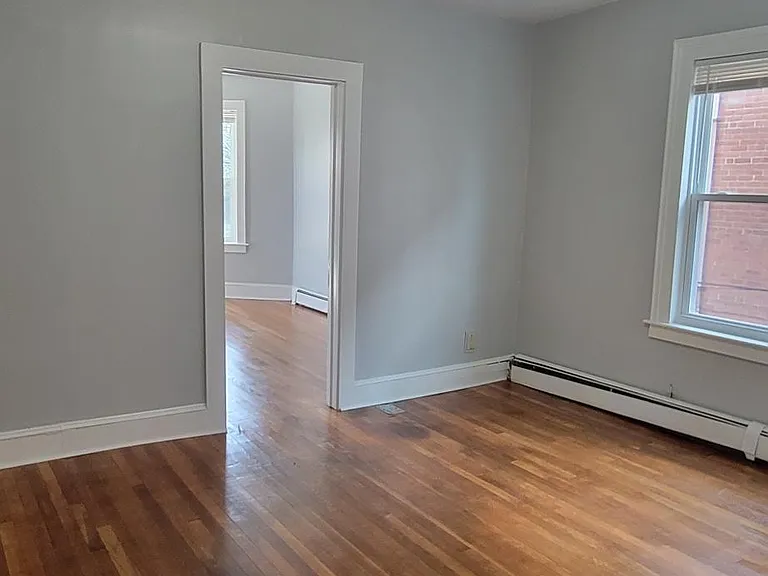 639 W Main St #2E — Photo 6