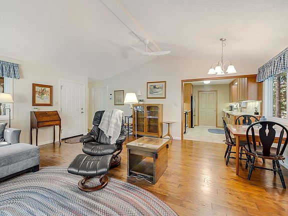 5th image of 17959 Towhee Ln