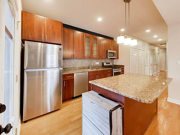 3rd image of 4253 N Mozart St APT 3N