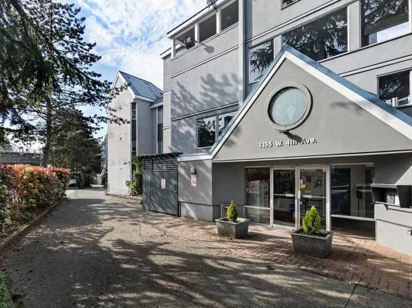 1355 W 4th Ave #13, Vancouver, BC V6H 3Y8