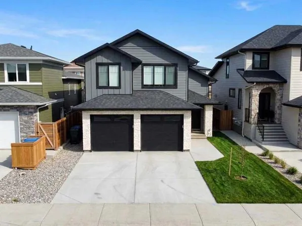 541 S Riverhills Way W, Lethbridge, AB T1K 8H8