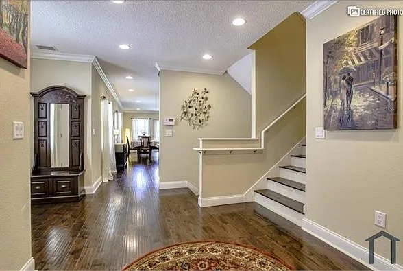4 bed, 2512 sqft, $4,500 — Photo 2