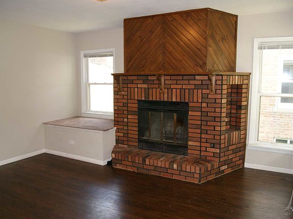 4th image of 24 167th St