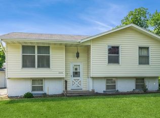 2204 E 42nd St, Des Moines, IA 50317