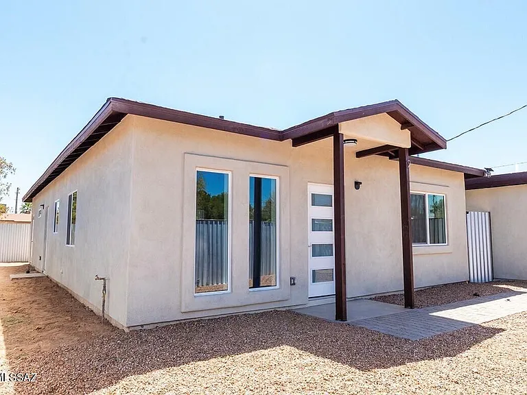 4153 E Bermuda St #2 — Photo 7
