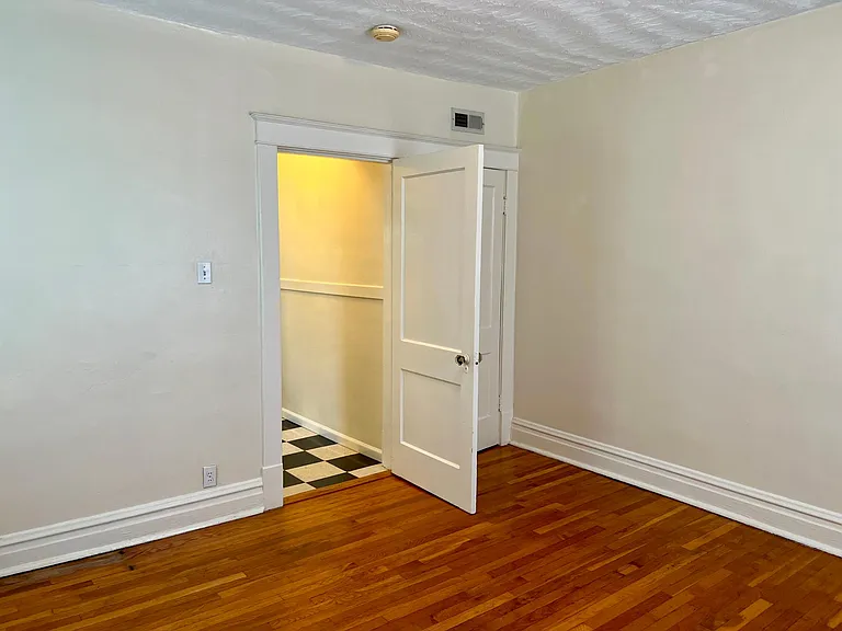 7401 Zephyr Pl #2E — Photo 18