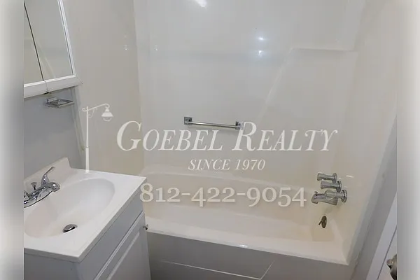 1005 W Franklin St #B — Photo 11