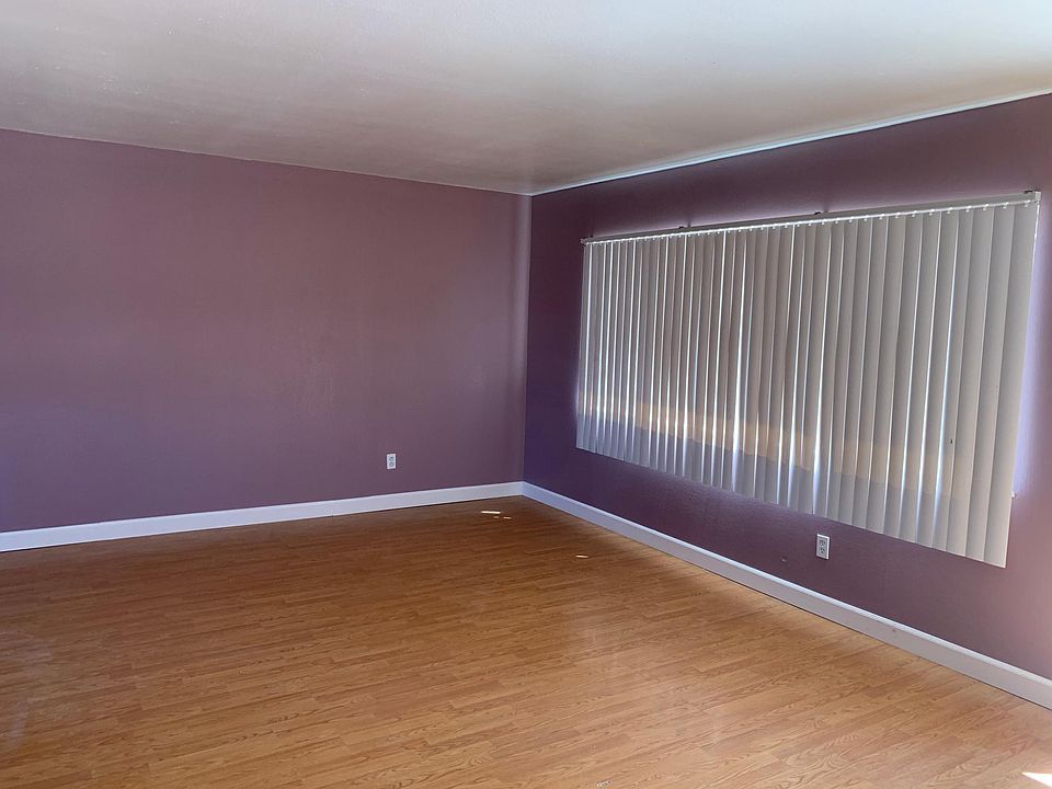 1st image of 720 Karen Ct #3
