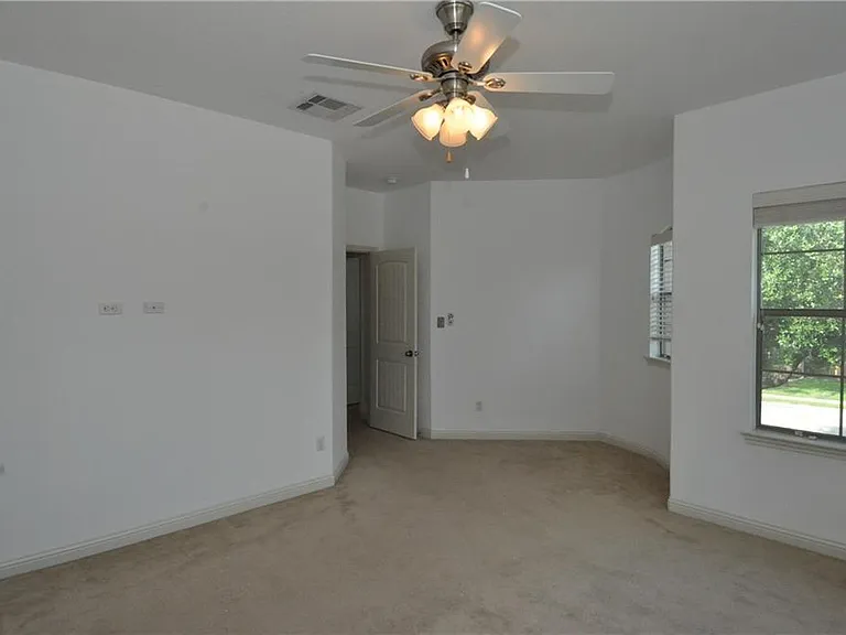 3323 Pine Needle Cir — Photo 24