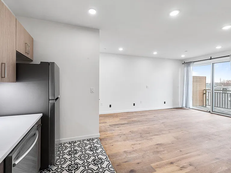 438 Memphis St #21 — Photo 8
