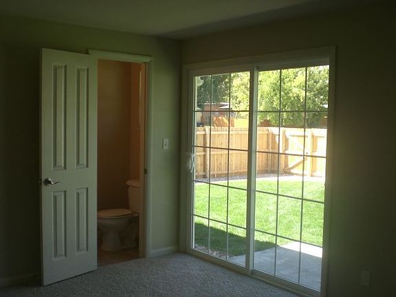 master with slider & bath