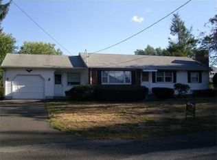 51 America St, Chicopee, MA 01013