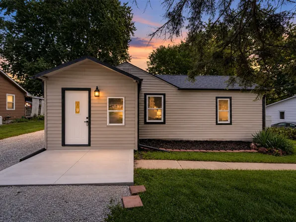 4335 NE 32nd St, Des Moines, IA 50317
