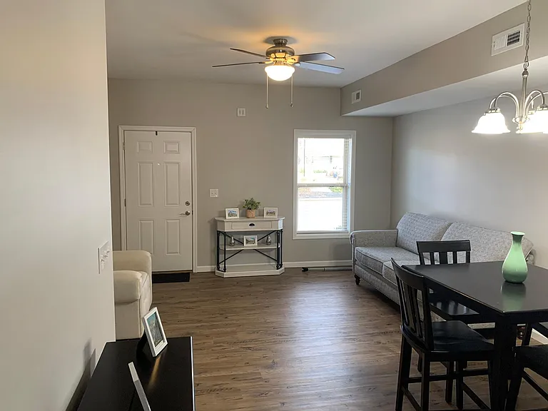 85 Melrose Dr #5 — Photo 4