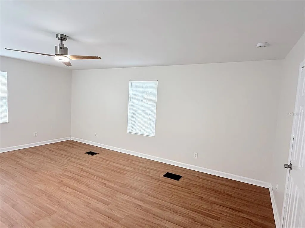 2 bed, 1.0 bath, 1090 sqft, $1,995 — Photo 3