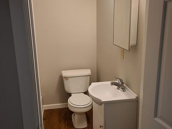 5th image of 322 1/2 S Main St #4