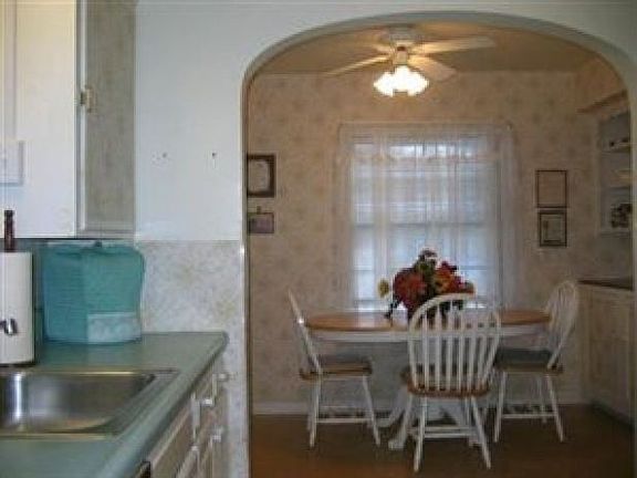 5th image of 14010 Saint James Ave
