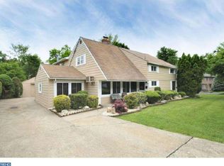 8806 Patton Rd, Wyndmoor, PA 19038