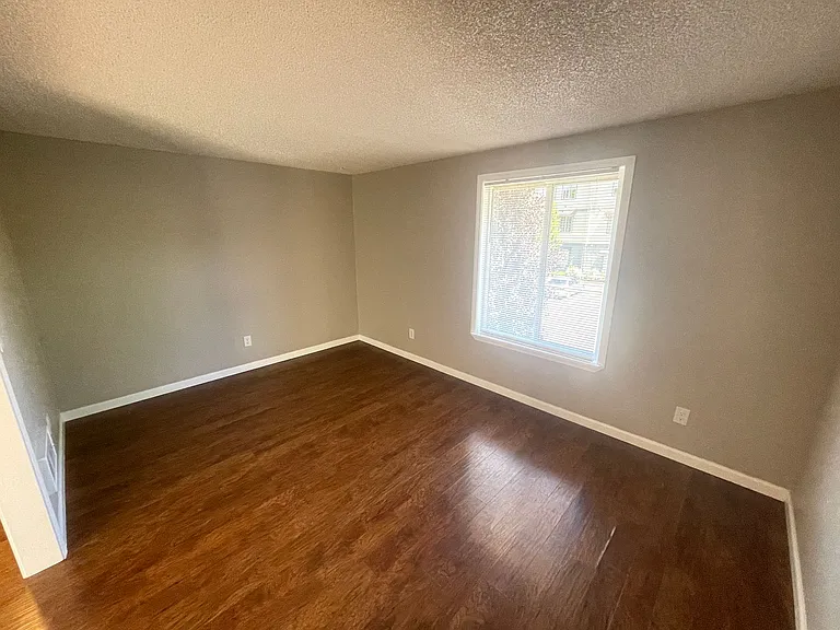 Whitman Park Apartments — Photo 18