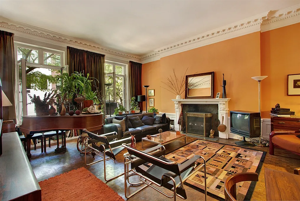 23 E 81st St APT 4 photo 1