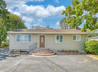34 Cedar Rd, Amityville, NY 11701