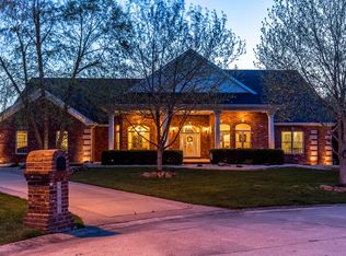 5422 Guinevere Ct, Weldon Spring, MO 63304