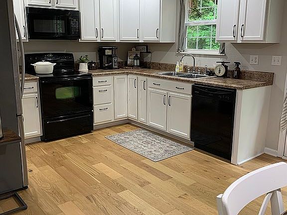 5th image of 827 Blue Spruce Way