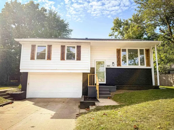 3829 Eastmont Dr, South Bend, IN 46628