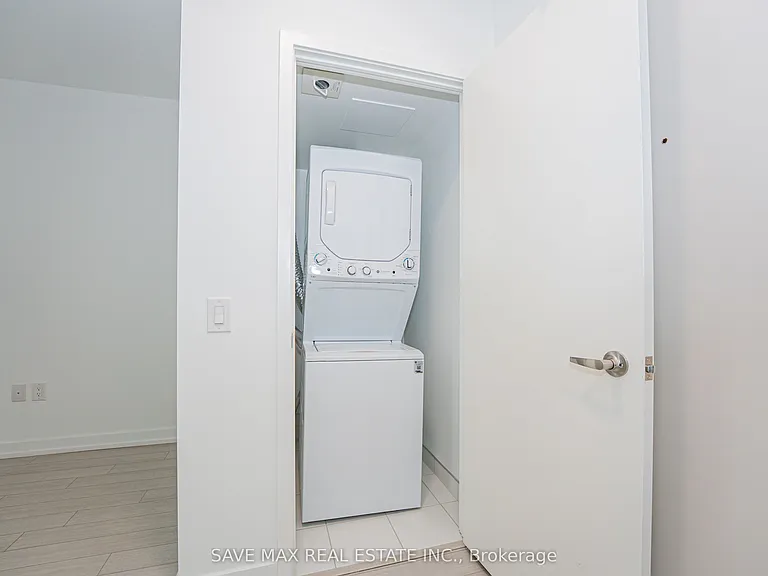 4010 Eglinton Ave W #615 — Photo 24