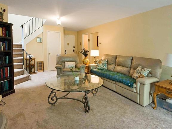 3rd image of 89 N Broadway APT 110