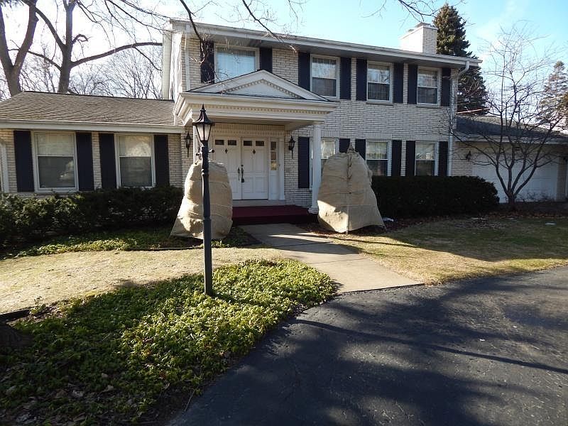 1st image of 555 N 119th St