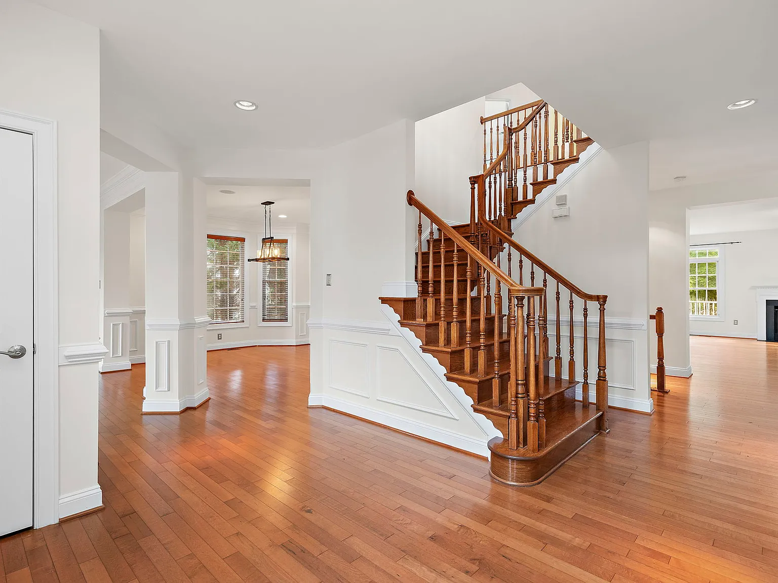 4 bed, 5200 sqft, $4,500 — Photo 3
