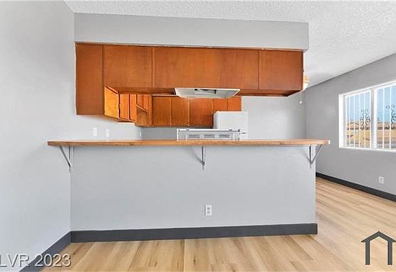 5th image of 1641 N Lamont St Unit A-d