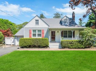 9 Forest Rd, Kings Park, NY 11754