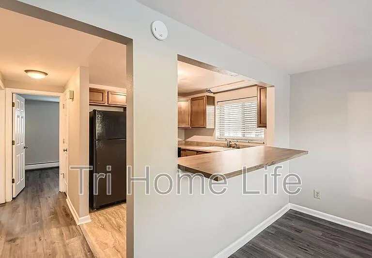 4725 S Acoma St — Photo 3