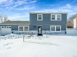14 Ormand Ave, Medford, NY 11763