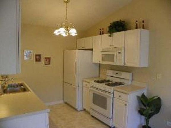 5th image of 1139 N Red Oak Cir Unit 3