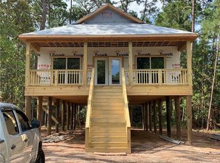611 General Gaines Pl, Dauphin Island, AL 36528