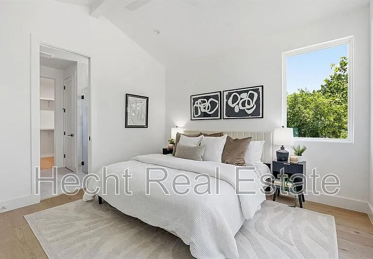 502 Normandy St #1 — Photo 9