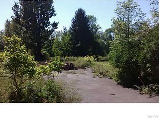 695 Larkin Rd, Derby, NY 14047