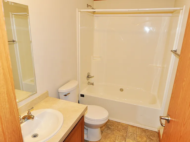 404 Neighbor St — Photo 8