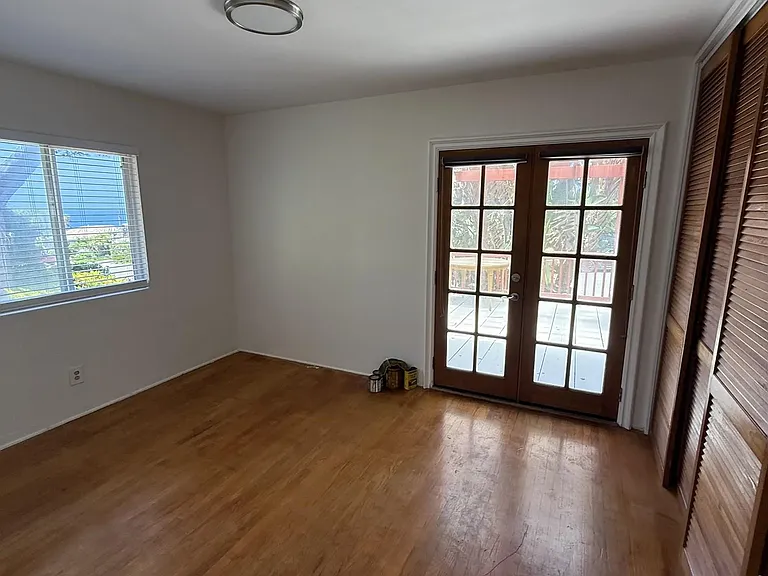 950 Stratford Ct — Photo 10