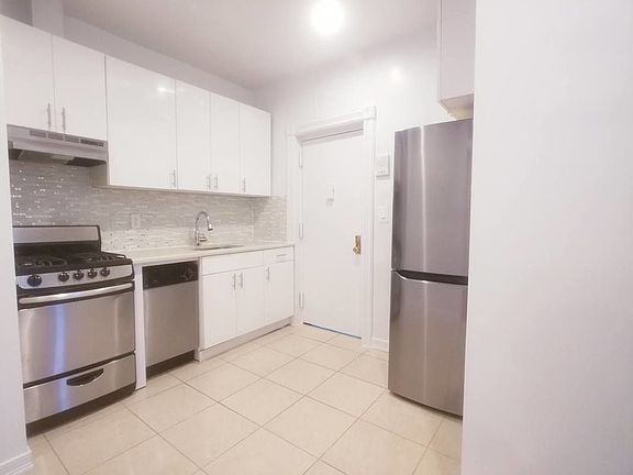 3rd image of 548 Driggs Ave APT 18