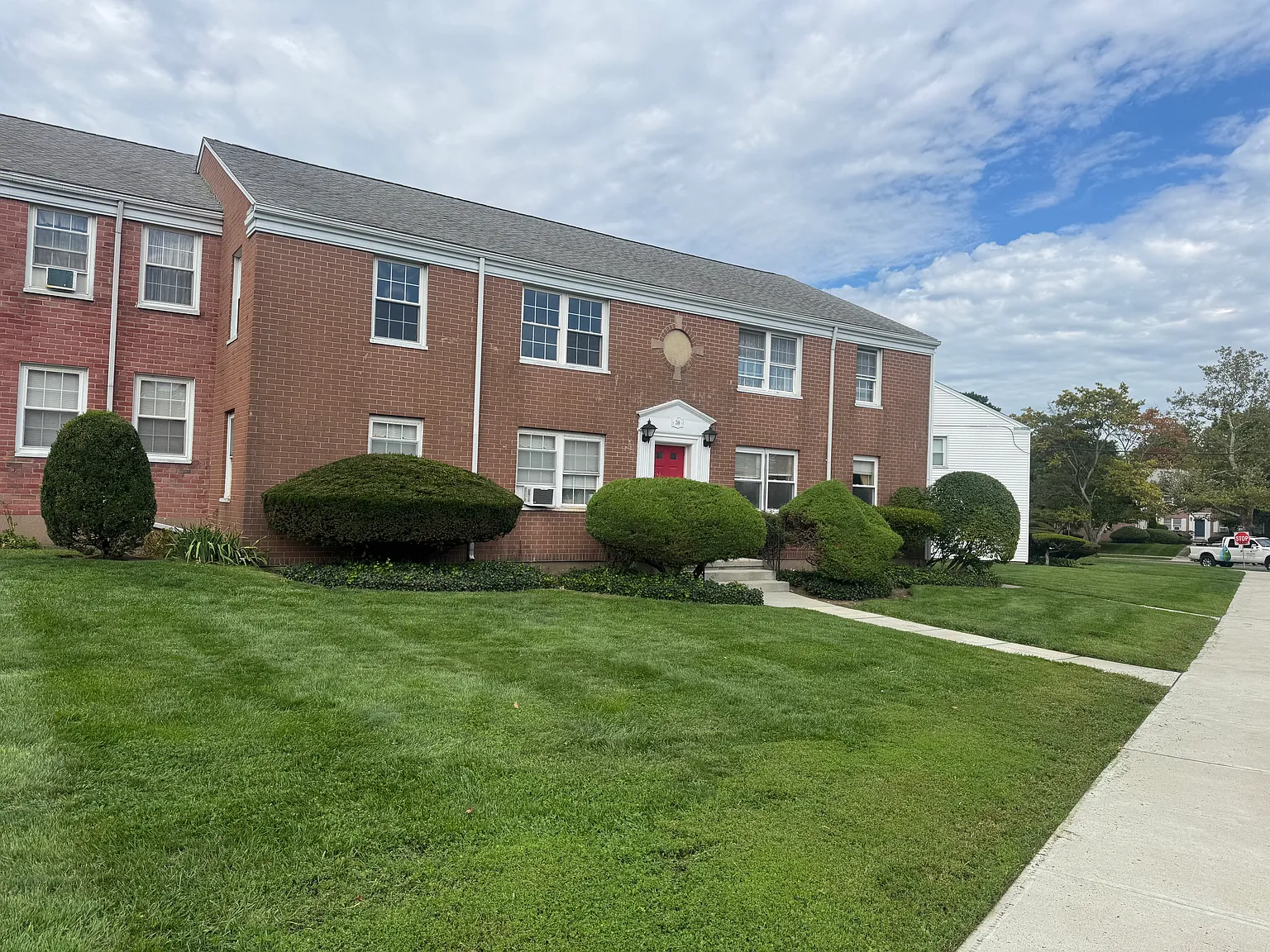 2 bed, 775 sqft, $2,950 — Photo 1