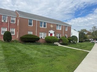 30 Revere Dr APT 3, Stamford, CT 06902
