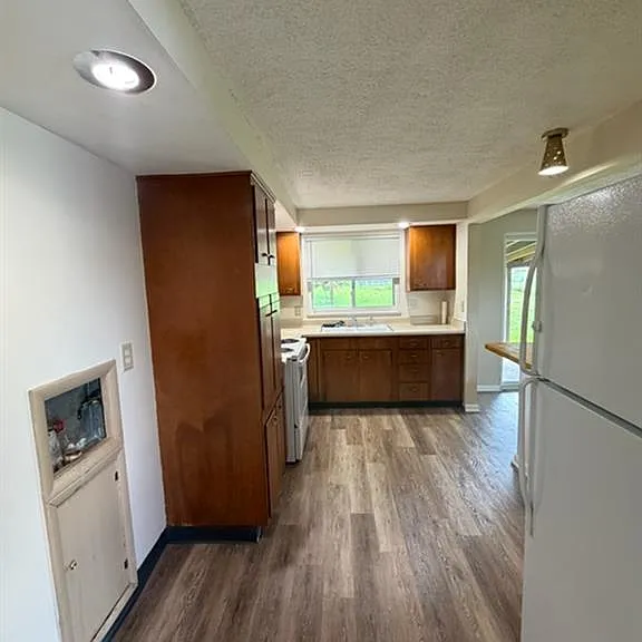 1389 Mapleridge Dr — Photo 7