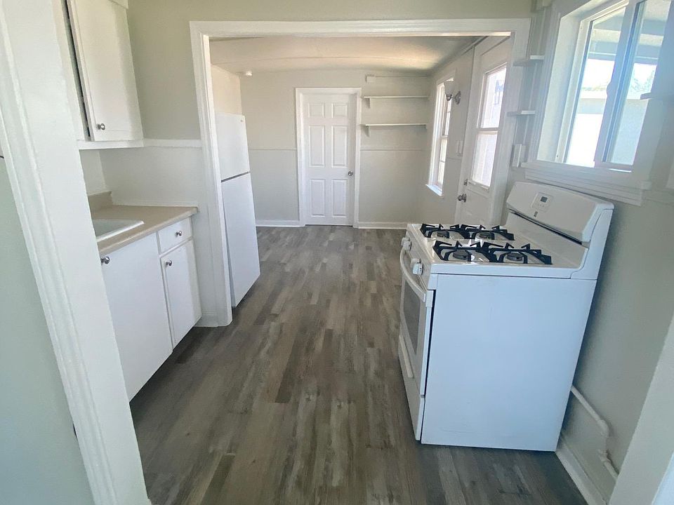 2nd image of 219 Station Ave #B